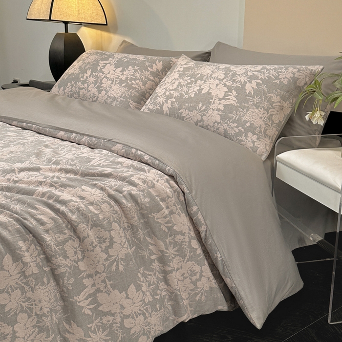 91家纺网 家纺一手货源 找家纺 琪格格2025款纯棉三层纱提花四件套（提供大量买家秀）叶之韵味-灰