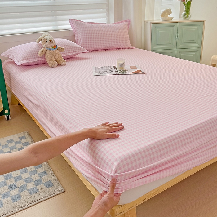 91家纺网 家纺一手货源 找家纺 楠沐家纺 2025新款亲肤印花芦荟棉水洗棉床笠系列 相遇粉