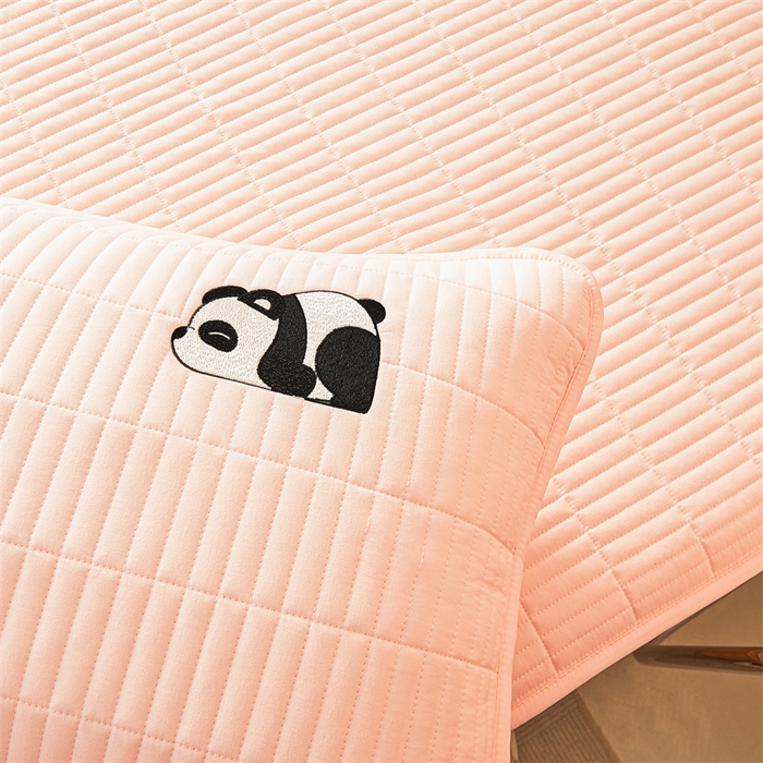 91家纺网 家纺一手货源 找家纺 2025新品高克重A类原棉夹棉床笠刺绣绣花柯基熊猫床笠三件套 床笠款-熊猫-豆蔻玉