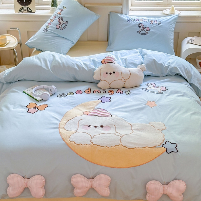 91家纺网 家纺一手货源 找家纺 （总）红番天家居馆 2025新款A类全棉水洗棉贴布绣四件套-月儿弯弯