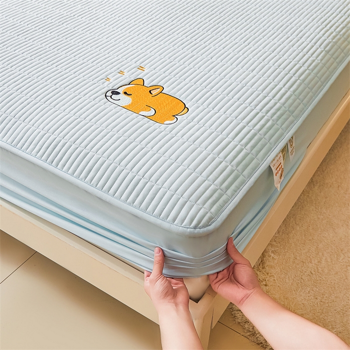 91家纺网 家纺一手货源 找家纺 2025新品高克重A类原棉夹棉床笠刺绣绣花柯基熊猫床笠三件套 床笠款-柯基-冰川蓝