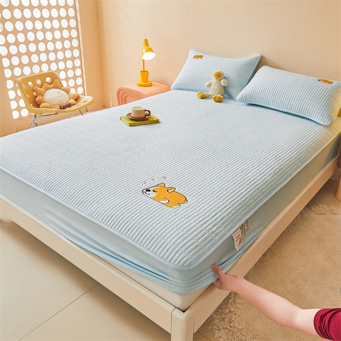 91家纺网 家纺一手货源 找家纺 2025新品高克重A类原棉夹棉床笠刺绣绣花柯基熊猫床笠三件套 床笠款-柯基-冰川蓝