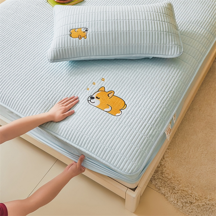 91家纺网 家纺一手货源 找家纺 2025新品高克重A类原棉夹棉床笠刺绣绣花柯基熊猫床笠三件套 床笠款-柯基-冰川蓝