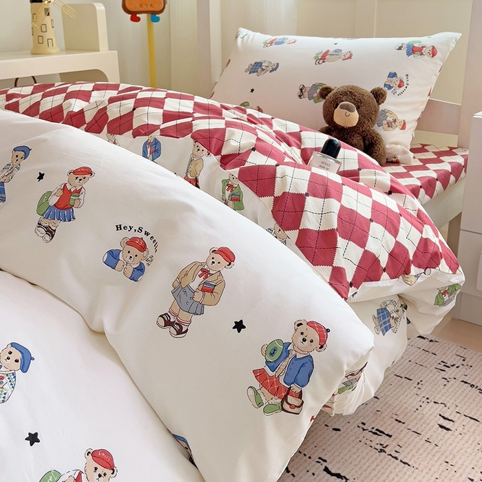 91家纺网 家纺一手货源 找家纺 麦伦家居 2024新款40支13372全棉斜纹学生上下铺床品系列 漫步小熊