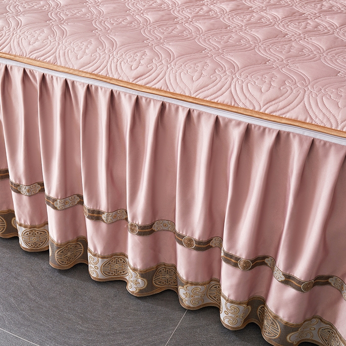 91家纺网 家纺一手货源 找家纺 罗艺轩 2024新款贡缎夹棉中国风新中式系列床裙三件套 中国风-宫粉