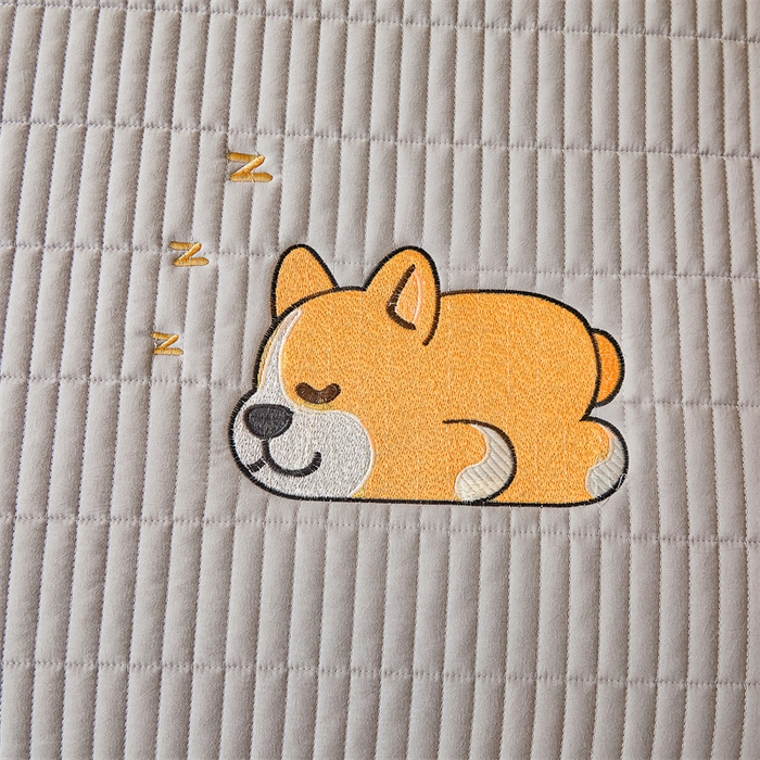 91家纺网 家纺一手货源 找家纺 2025新品高克重A类原棉夹棉床笠刺绣绣花柯基熊猫床笠三件套 床笠款-柯基-月岩灰