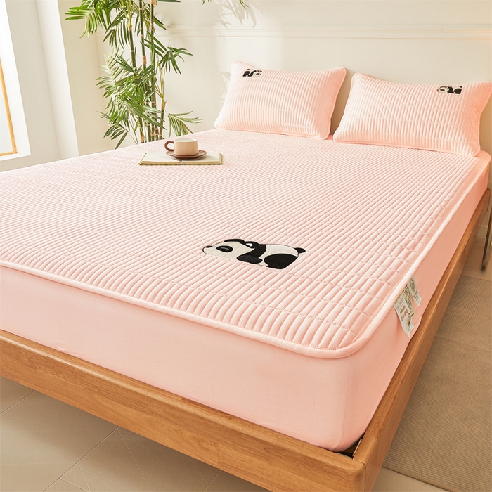 91家纺网 家纺一手货源 找家纺 2025新品高克重A类原棉夹棉床笠刺绣绣花柯基熊猫床笠三件套 床笠款-熊猫-豆蔻玉