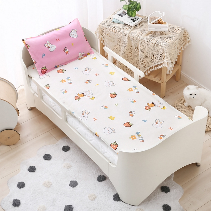 91家纺网 家纺一手货源 找家纺 吉咪兔2024年新品A类60支幼儿园被子三件套宝宝被套纯棉儿童六件套草莓兔-粉