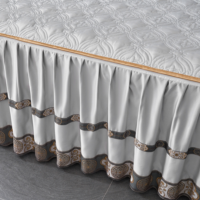 91家纺网 家纺一手货源 找家纺 罗艺轩 2024新款贡缎夹棉中国风新中式系列床裙三件套 中国风-迷雾灰