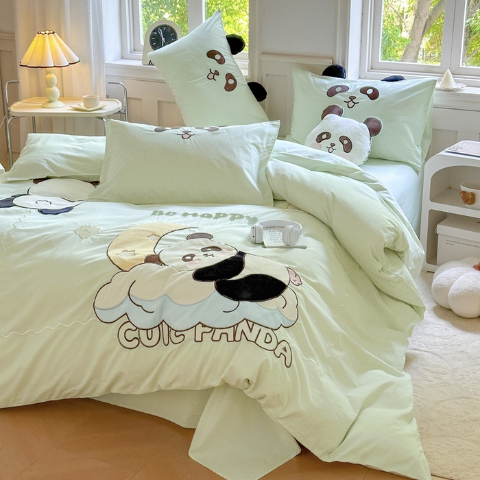 91家纺网 家纺一手货源 找家纺 （总）红番天家居馆 2025新款A类全棉水洗棉贴布绣四件套-熊猫奔奔