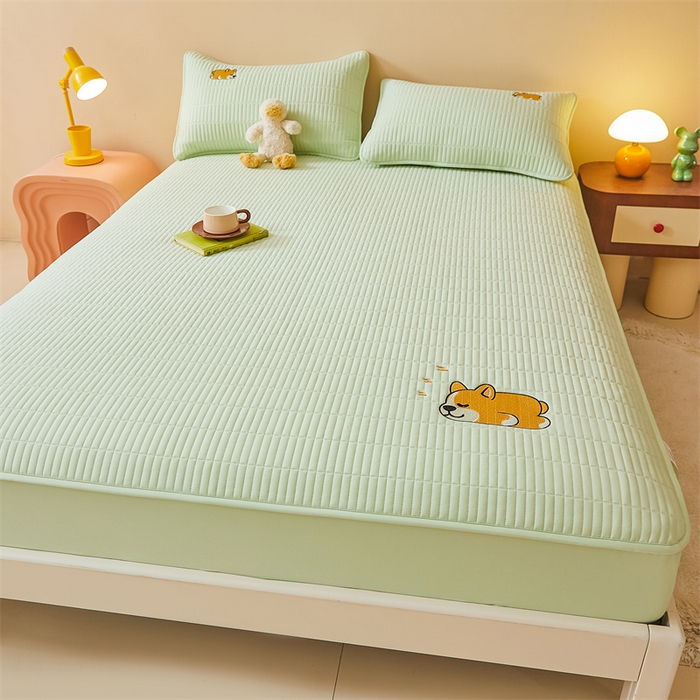 91家纺网 家纺一手货源 找家纺 2025新品高克重A类原棉夹棉床笠刺绣绣花柯基熊猫床笠三件套 床笠款-柯基-清雅绿