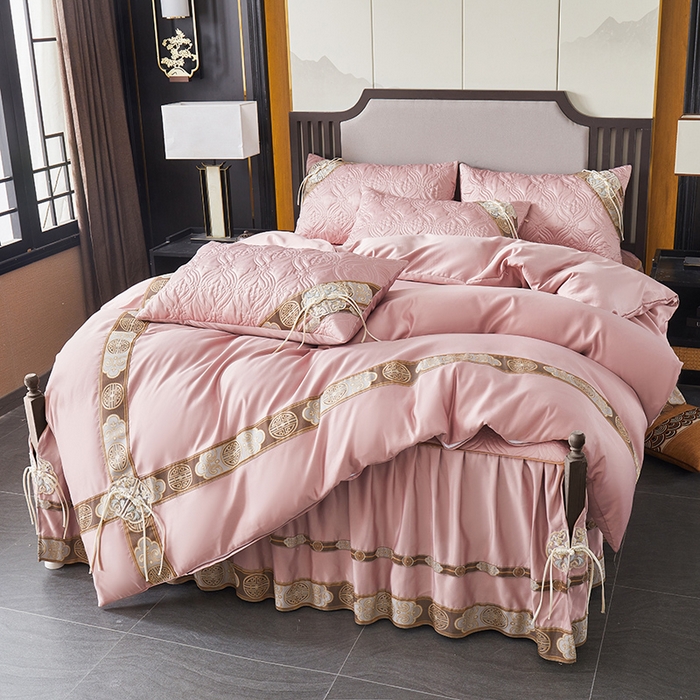 91家纺网 家纺一手货源 找家纺 罗艺轩 2024新款贡缎夹棉中国风新中式系列床裙款四件套 中国风-宫粉