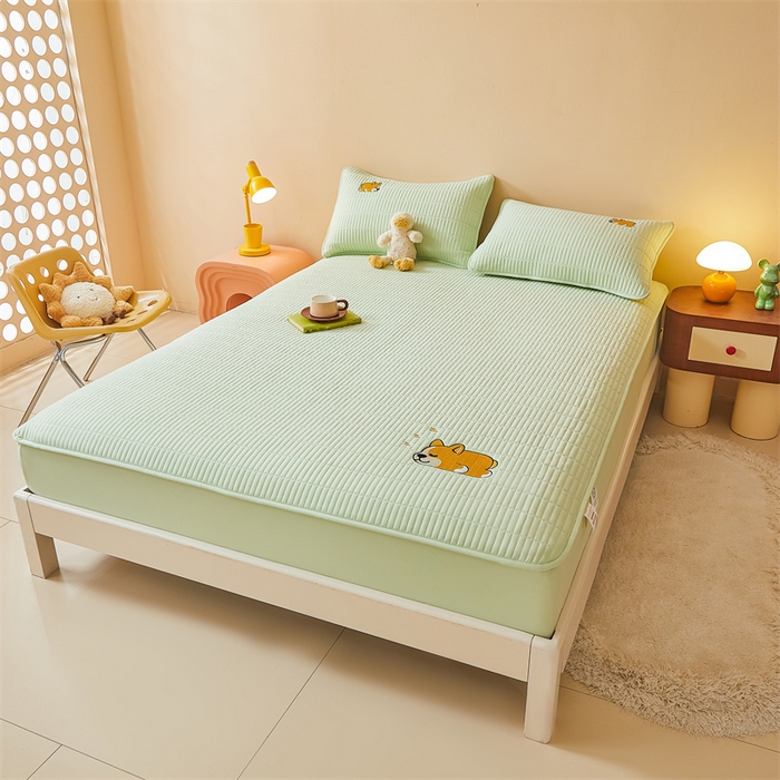 91家纺网 家纺一手货源 找家纺 2025新品高克重A类原棉夹棉床笠刺绣绣花柯基熊猫床笠三件套 床笠款-柯基-清雅绿