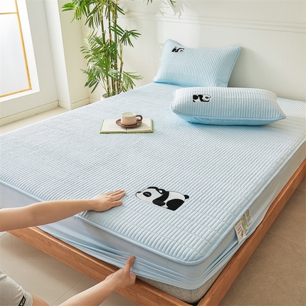 91家纺网 家纺一手货源 找家纺 雯豆家纺 （总）2025新品高克重A类原棉夹棉床笠刺绣绣花柯基熊猫床笠三件套