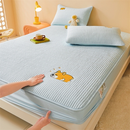 91家纺网 家纺一手货源 找家纺 雯豆家纺 （总）2025新品高克重A类原棉夹棉床笠刺绣绣花柯基熊猫床笠三件套