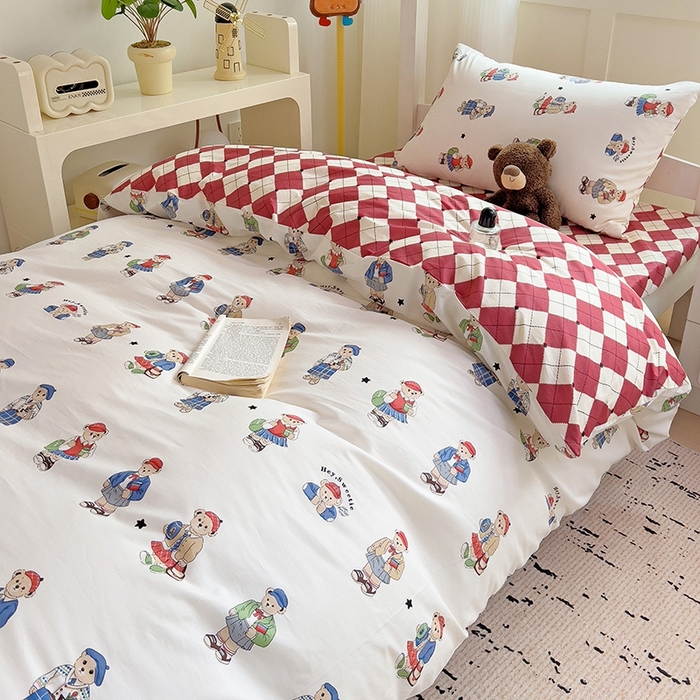 91家纺网 家纺一手货源 找家纺 麦伦家居 2024新款40支13372全棉斜纹学生上下铺床品系列 漫步小熊