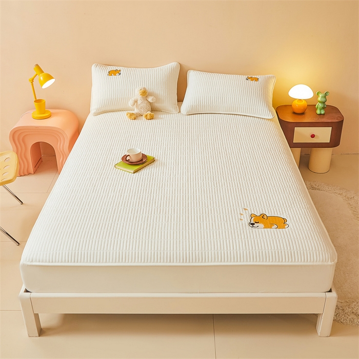 91家纺网 家纺一手货源 找家纺 2025新品高克重A类原棉夹棉床笠刺绣绣花柯基熊猫床笠三件套 床笠款-柯基-皓月白