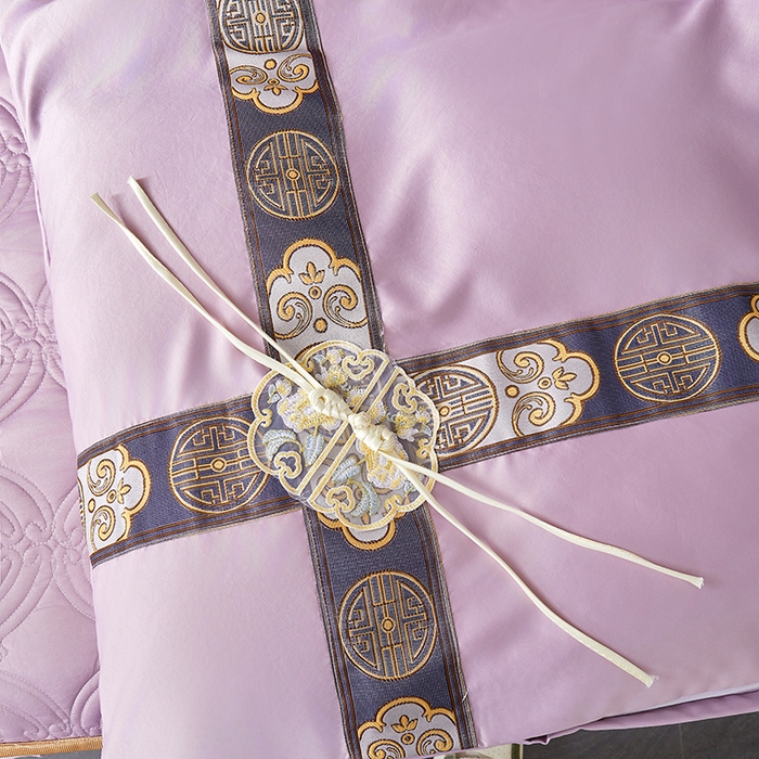 91家纺网 家纺一手货源 找家纺 罗艺轩 2024新款贡缎夹棉中国风新中式系列床裙款四件套 中国风-茉莉紫