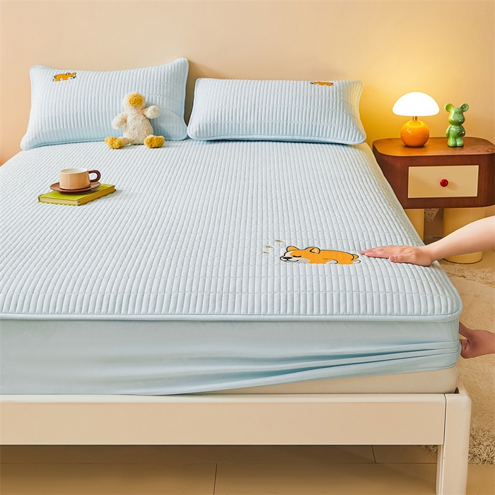 91家纺网 家纺一手货源 找家纺 2025新品高克重A类原棉夹棉床笠刺绣绣花柯基熊猫床笠三件套 床笠款-柯基-冰川蓝