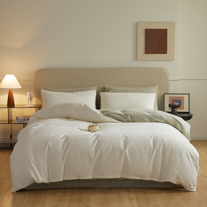 91家纺网 家纺一手货源 找家纺 澳梵家居 2024新款秋冬纯色全棉磨毛四件套--素色如锦系列 奶白-冷杉绿