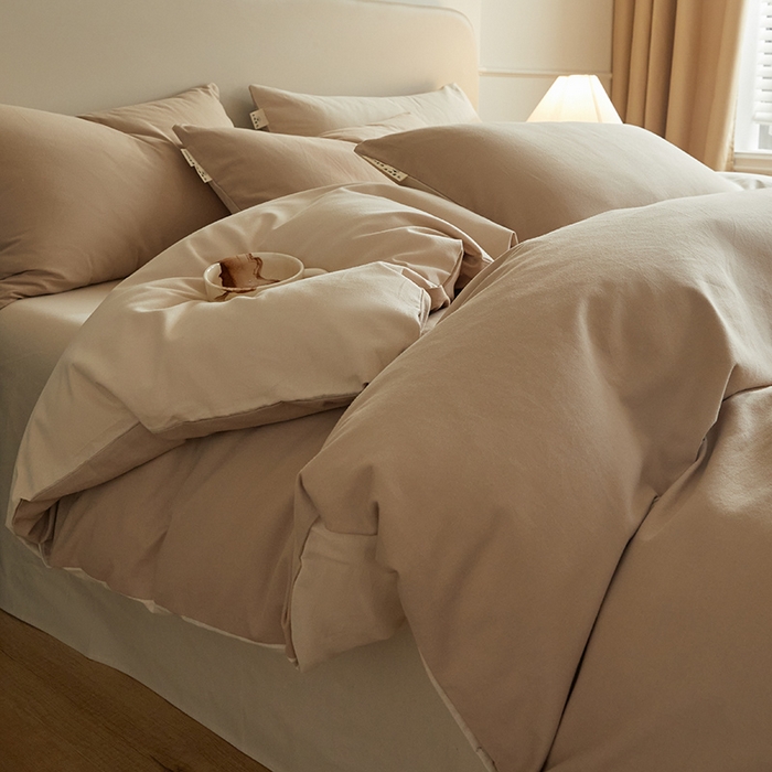 91家纺网 家纺一手货源 找家纺 澳梵家居 2024新款秋冬纯色全棉磨毛四件套--素色如锦系列 亚麻驼-燕麦色