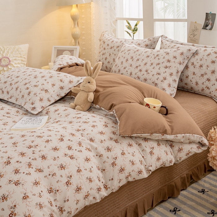 91家纺网 家纺一手货源 找家纺 富之航家纺2024新款小清新床盖四件套公主风提花针织棉床盖四件套 剪秋