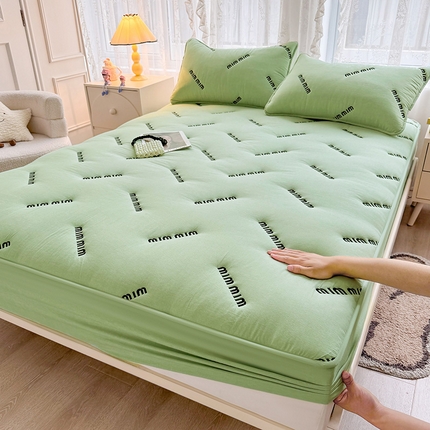 予梦家纺 2024新款ins风刺绣夹棉床笠床垫保护套 字母-豆绿