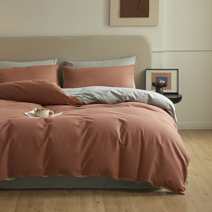 91家纺网 家纺一手货源 找家纺 澳梵家居 2024新款秋冬纯色全棉磨毛四件套--素色如锦系列 珊瑚橙-幻影灰