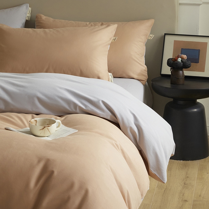 91家纺网 家纺一手货源 找家纺 澳梵家居 2024新款秋冬纯色全棉磨毛四件套--素色如锦系列 南瓜橘-幻影灰