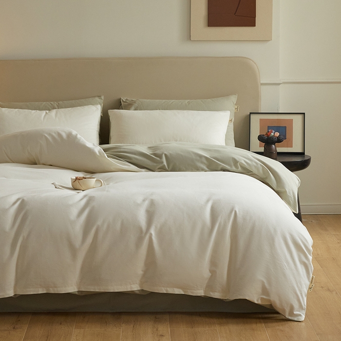 91家纺网 家纺一手货源 找家纺 澳梵家居 2024新款秋冬纯色全棉磨毛四件套--素色如锦系列 奶白-冷杉绿