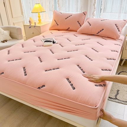 予梦家纺 2024新款ins风刺绣夹棉床笠床垫保护套 字母-深玉