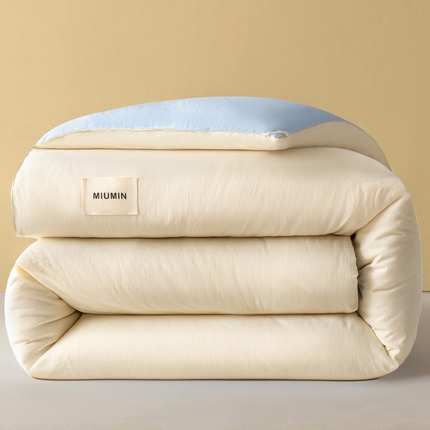 91家纺网 家纺一手货源 找家纺 莱登卡奴 2025春夏款A类原棉水洗棉贴标款大豆被夏被 水洗棉贴标款-奶白拼浅兰