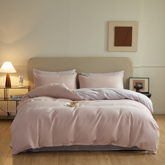 91家纺网 家纺一手货源 找家纺 澳梵家居 2024新款秋冬纯色全棉磨毛四件套--素色如锦系列 珊瑚粉-雪莲紫