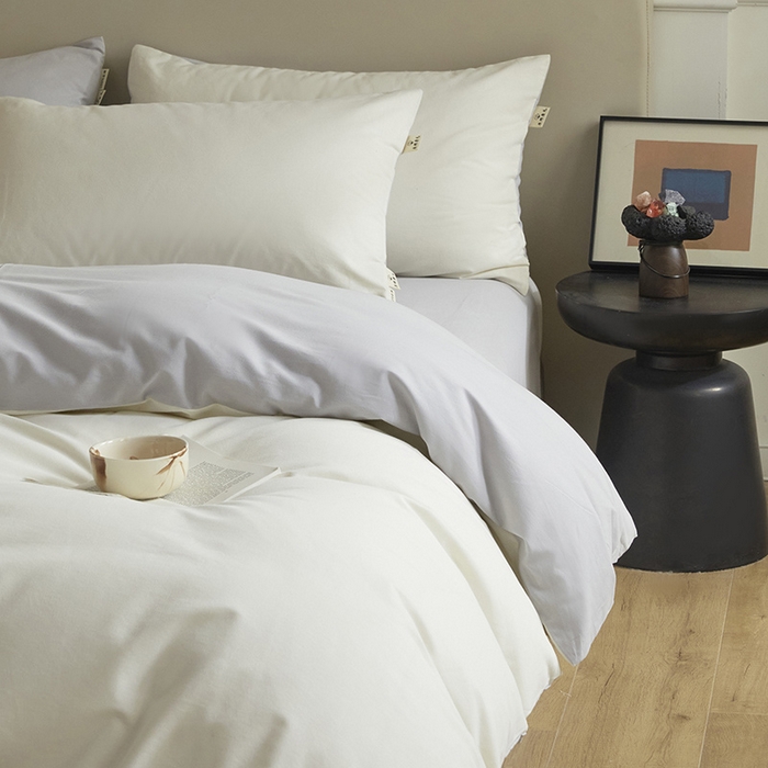 91家纺网 家纺一手货源 找家纺 澳梵家居 2024新款秋冬纯色全棉磨毛四件套--素色如锦系列 奶白-幻影灰