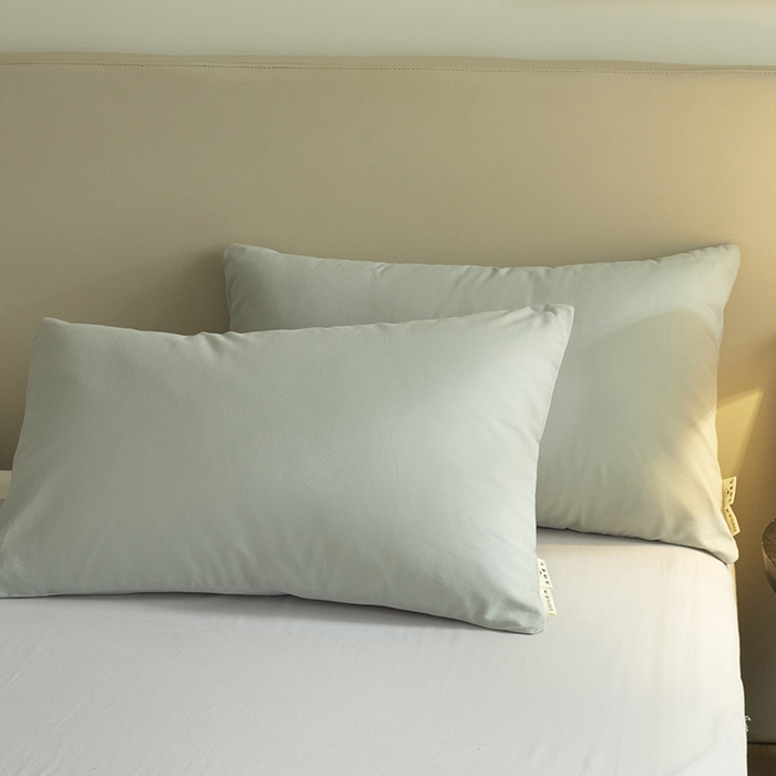 91家纺网 家纺一手货源 找家纺 澳梵家居 2024新款秋冬纯色全棉磨毛四件套--素色如锦系列 锦绣绿-幻影灰