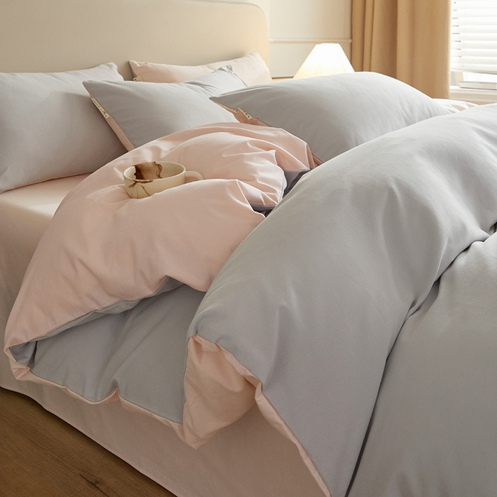 91家纺网 家纺一手货源 找家纺 澳梵家居 2024新款秋冬纯色全棉磨毛四件套--素色如锦系列 幻影灰-椰奶粉