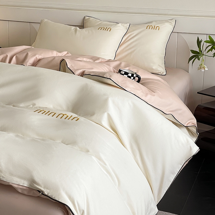 91家纺网 家纺一手货源 找家纺 澳梵家居 2024新款全棉嵌绳四件套--minmin系列 minmin奶昔白-白桃粉
