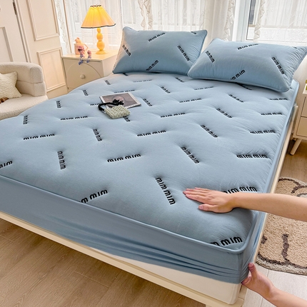 予梦家纺 2024新款ins风刺绣夹棉床笠床垫保护套 字母-蓝灰