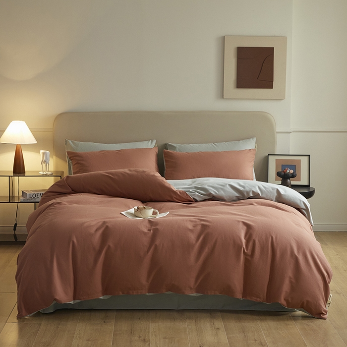 91家纺网 家纺一手货源 找家纺 澳梵家居 2024新款秋冬纯色全棉磨毛四件套--素色如锦系列 珊瑚橙-幻影灰