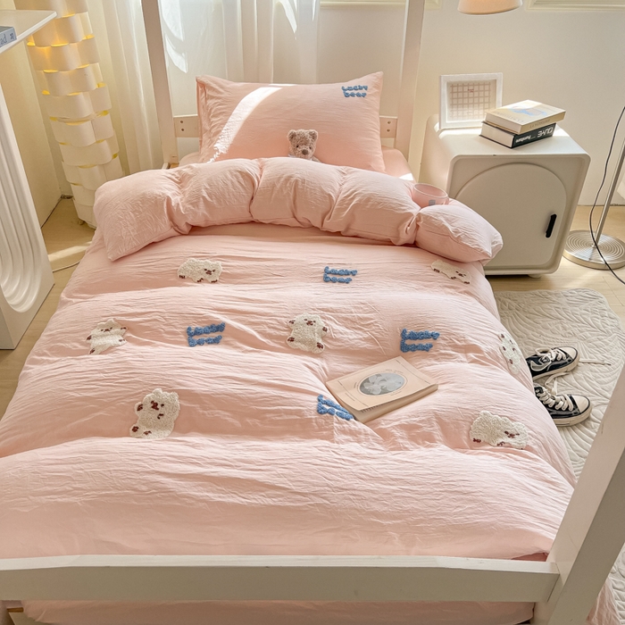 91家纺网 家纺一手货源 找家纺 （总）韩巢家纺 2024新款学生宿舍寝室上下铺超柔水洗棉毛巾绣单件被套-小白熊（提供卖家秀）