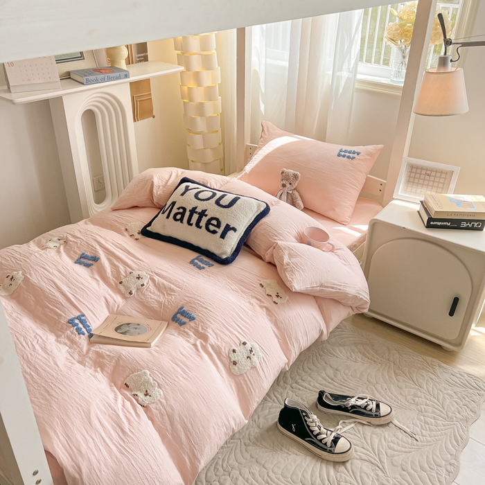 91家纺网 家纺一手货源 找家纺 （总）韩巢家纺 2024新款学生宿舍寝室上下铺超柔水洗棉毛巾绣单件被套-小白熊（提供卖家秀）