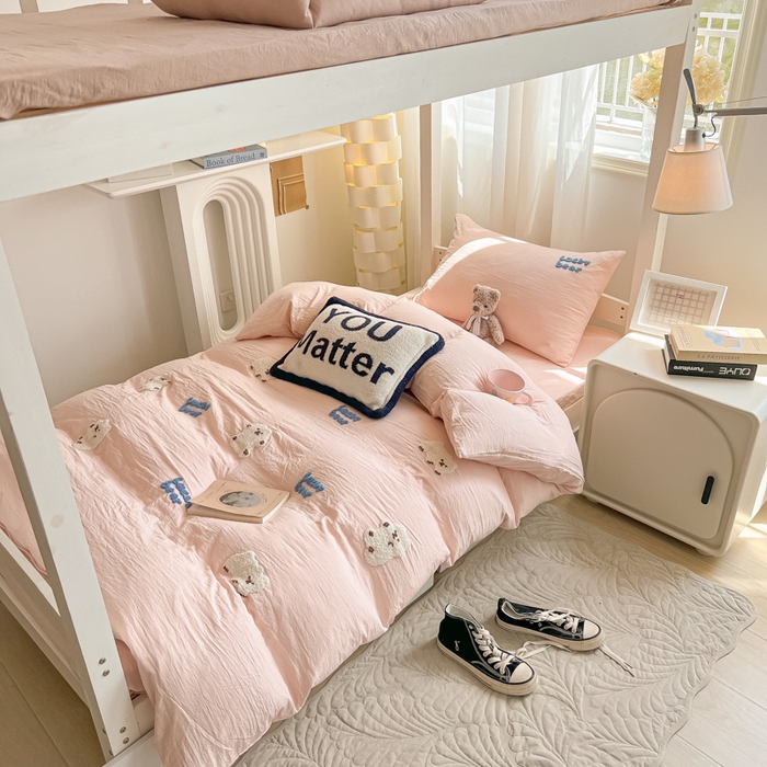 91家纺网 家纺一手货源 找家纺 （总）韩巢家纺 2024新款学生宿舍寝室上下铺超柔水洗棉毛巾绣单件被套-小白熊（提供卖家秀）