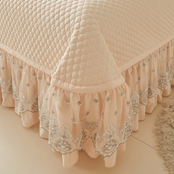 91家纺网 家纺一手货源 找家纺 紫碧螺家纺 2024新款刺绣花边床裙式床盖（仿天丝） 玉色