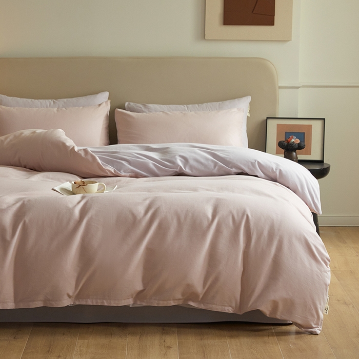 91家纺网 家纺一手货源 找家纺 澳梵家居 2024新款秋冬纯色全棉磨毛四件套--素色如锦系列 珊瑚粉-雪莲紫