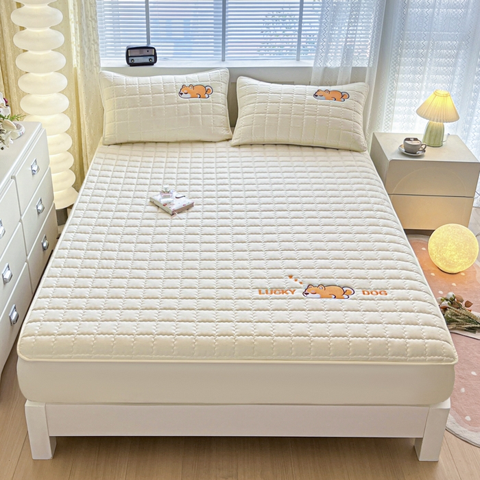 91家纺网 家纺一手货源 找家纺 鑫钰 2024新夹款刺绣大豆纤维床笠-幸运狗系列 幸运狗-典雅白