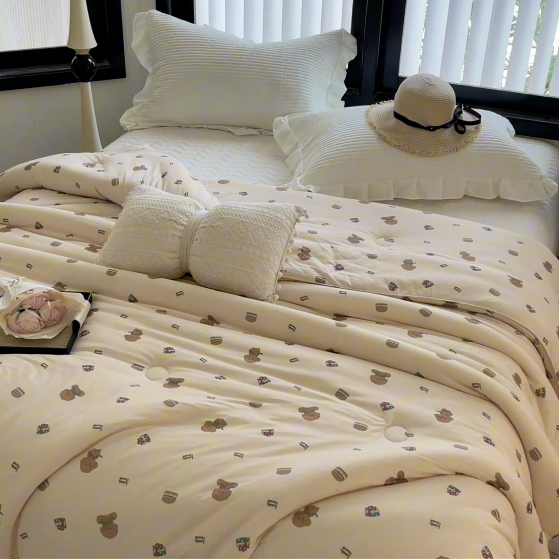 91家纺网 家纺一手货源 找家纺 莱豫家纺 2024新款法式复古针织花边夏被春秋被 童趣