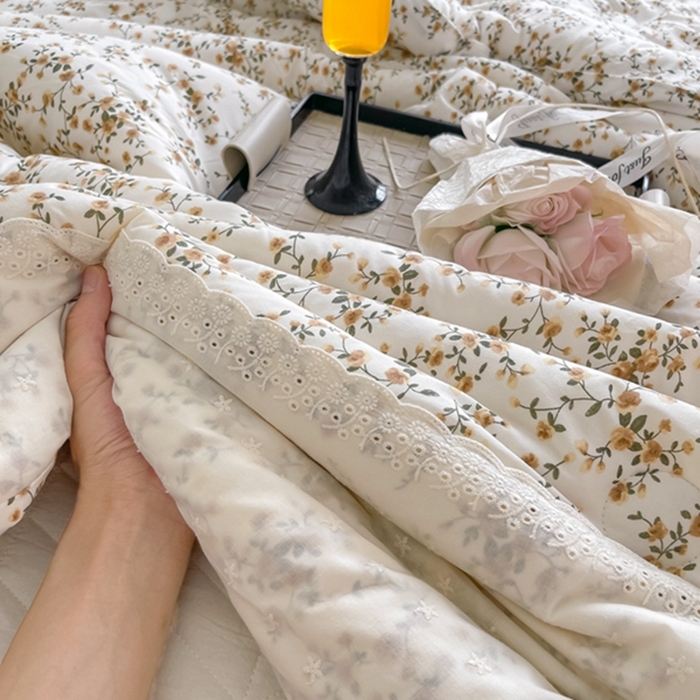 91家纺网 家纺一手货源 找家纺 莱豫家纺 2024新款法式复古针织花边夏被春秋被 花黛织梦