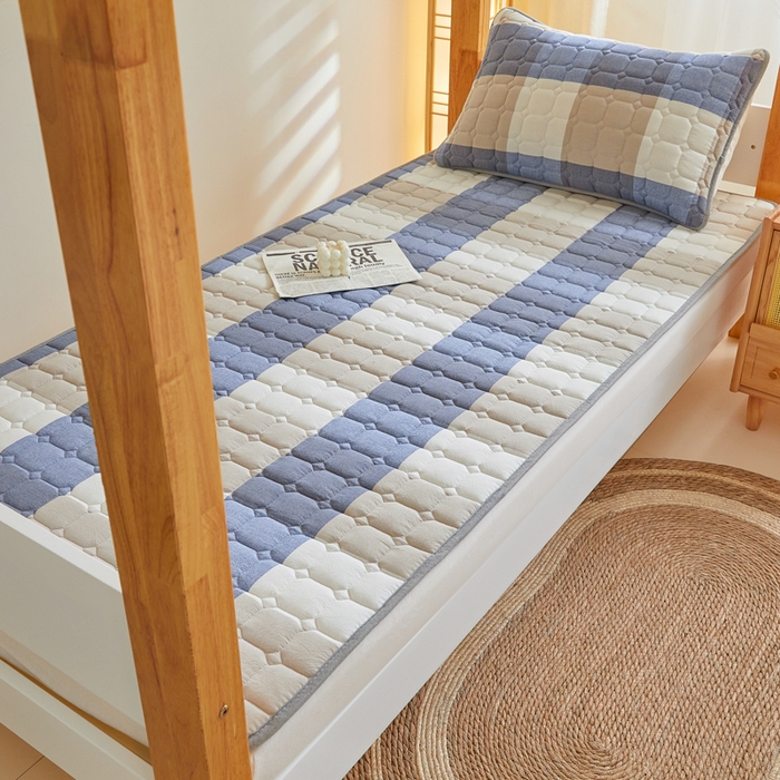 91家纺网 家纺一手货源 找家纺 鑫钰 2025新款学生宿舍A类水洗棉大豆夹棉系列-简格 简格-蓝大格