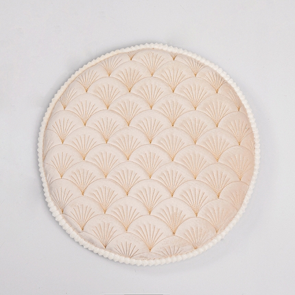 91家纺网 家纺一手货源 找家纺 （总）爱家居 2024新款荷兰绒夹棉绗缝记忆棉坐垫圆垫飘窗垫-烟花