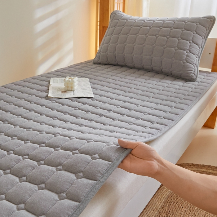 91家纺网 家纺一手货源 找家纺 鑫钰 2025新款学生宿舍A类水洗棉大豆夹棉系列-简格 简格-绅士灰